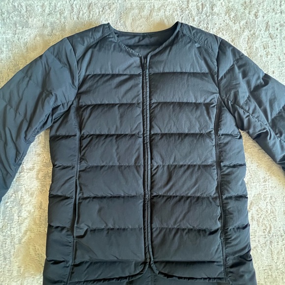 Lululemon Just Enough Puff Jacket - Picture 3 of 13